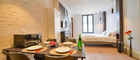 Leilighet, bakgårdsutsikt | Spiseområde