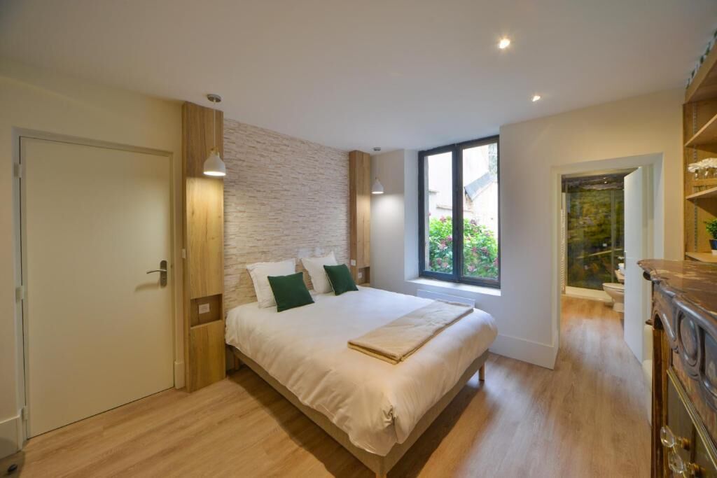 Apartment, Courtyard View