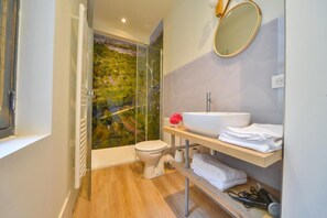 Bathroom - puits de jouvence (Bourges)