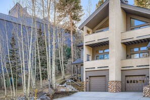 Exterior - Convenience | Walkability | Hot Tub | Primrose (Breckenridge)