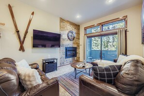 TV, fireplace - Convenience | Walkability | Hot Tub | Primrose (Breckenridge)