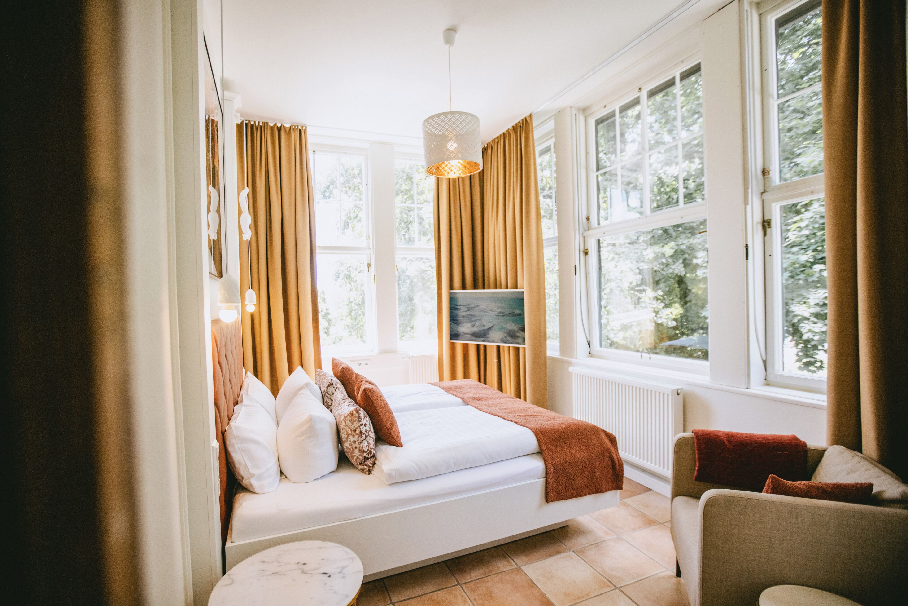 Classic Double or Twin Room | In-room safe, desk, laptop workspace, blackout drapes