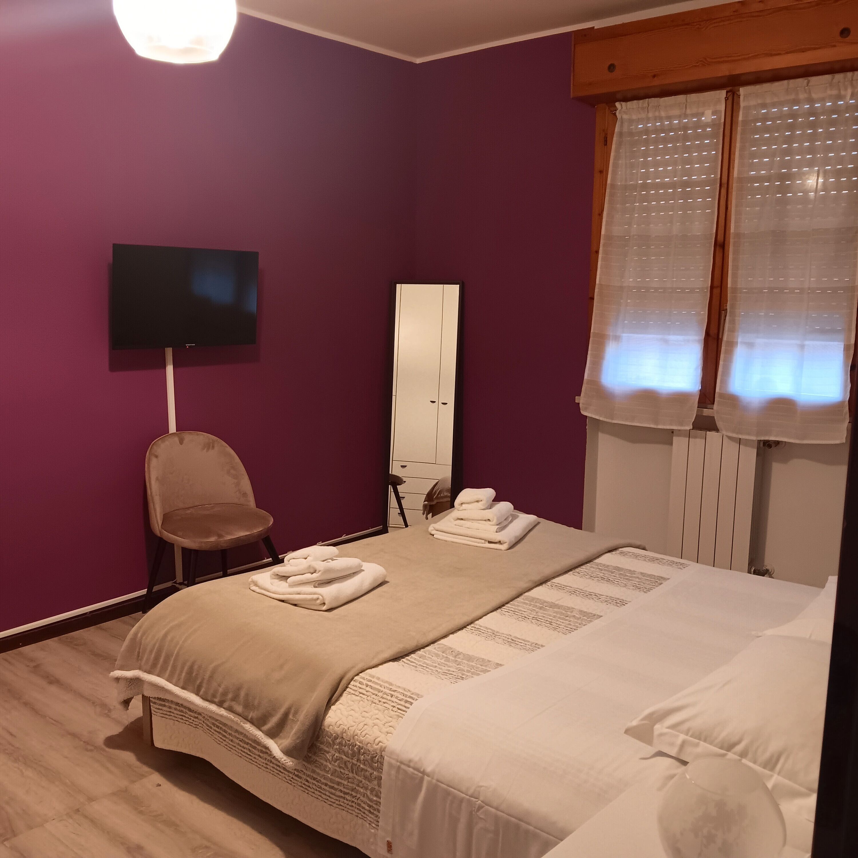 1 bedroom, bed sheets