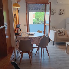 Interior - Holiday Apartment 'Tosca 5' with Balcony and Air Conditioning (Pisa)