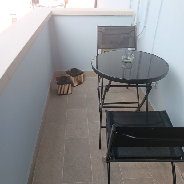 Outdoor dining - Holiday Apartment 'Tosca 5' with Balcony and Air Conditioning (Pisa)