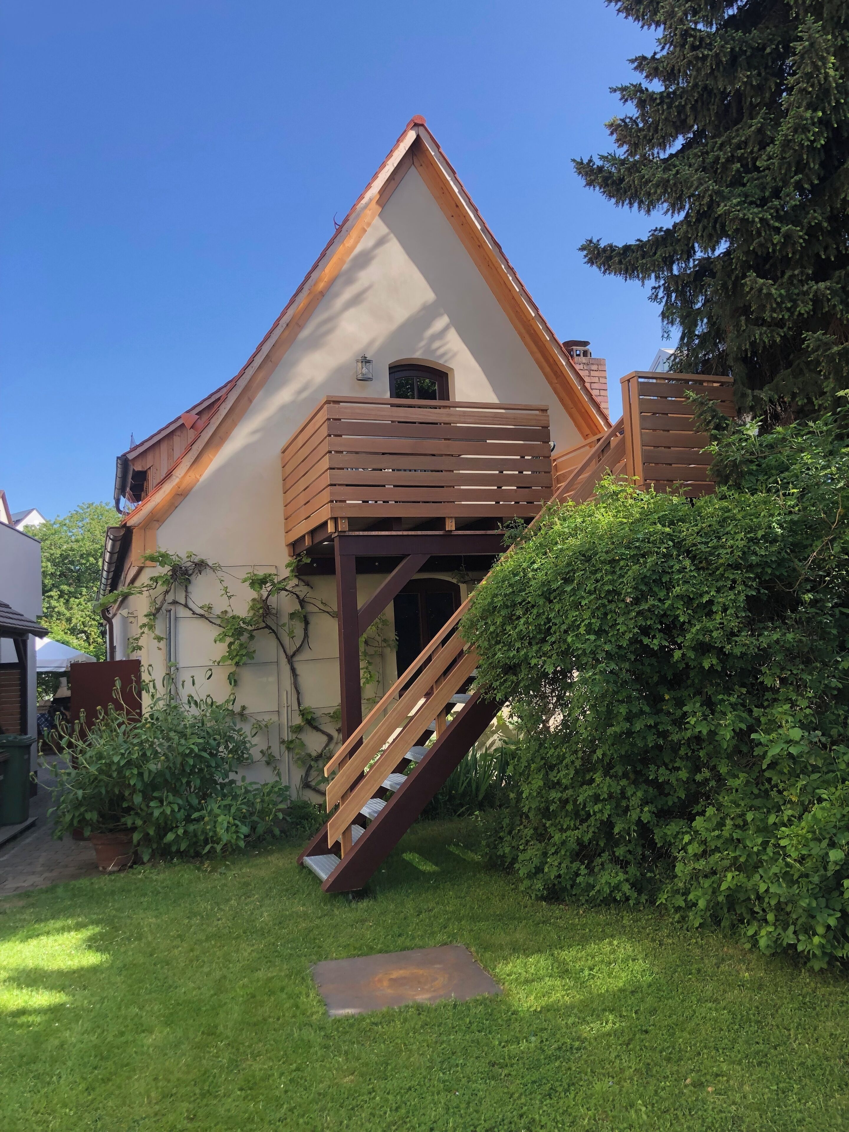 المنشأة من الخارج