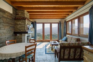 Biệt thự, 3 phòng ngủ, hồ bơi riêng, quang cảnh vườn | Phòng khách