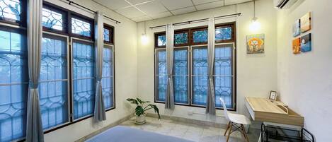 House | Seterika/papan seterika, Wi-fi percuma