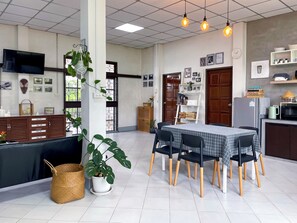 House | Living area - Silpasom ARTstay Suratthani (Phunphin)