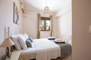 1 bedroom, desk, iron/ironing board, free WiFi - Karoti 6, cozy and traditional with a common pool (88HX+WJR Karoti, Greece)