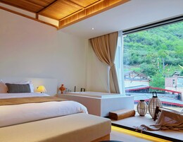 Schreibtisch, kostenloses WLAN