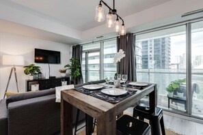 تناول الطعام