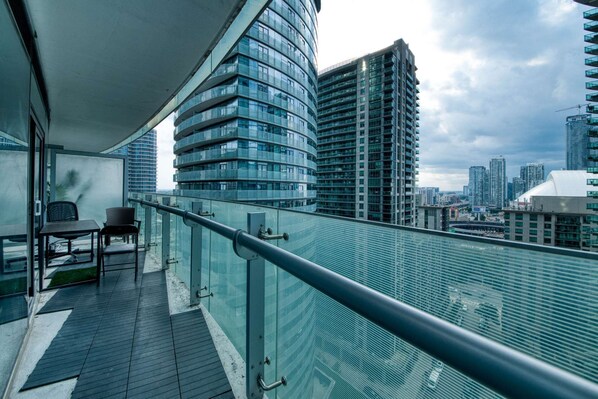 المنطقة المحيطة بالمنشأة