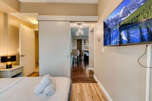 مكواة/لوح كي وواي فاي وملاءات أسرّة