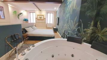 Suite Studio Luxe | Bain à remous privé