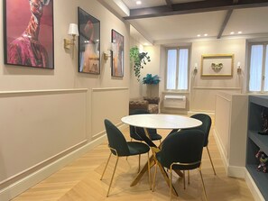 Luxury Studio Suite | Living area - Atlas Apartments (Bergamo)