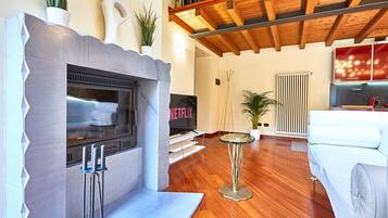 Luxury Penthouse, City View | Living area