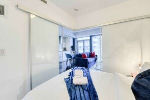 1 غرفة نوم ومكواة/لوح كي وواي فاي وملاءات أسرّة