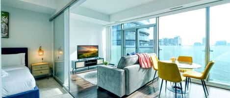 1 slaapkamer, een strijkplank/strijkijzer, wifi, beddengoed