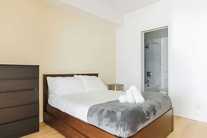 مكواة/لوح كي وواي فاي وملاءات أسرّة