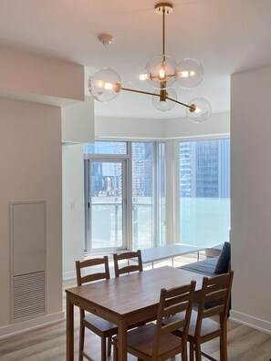 تناول الطعام