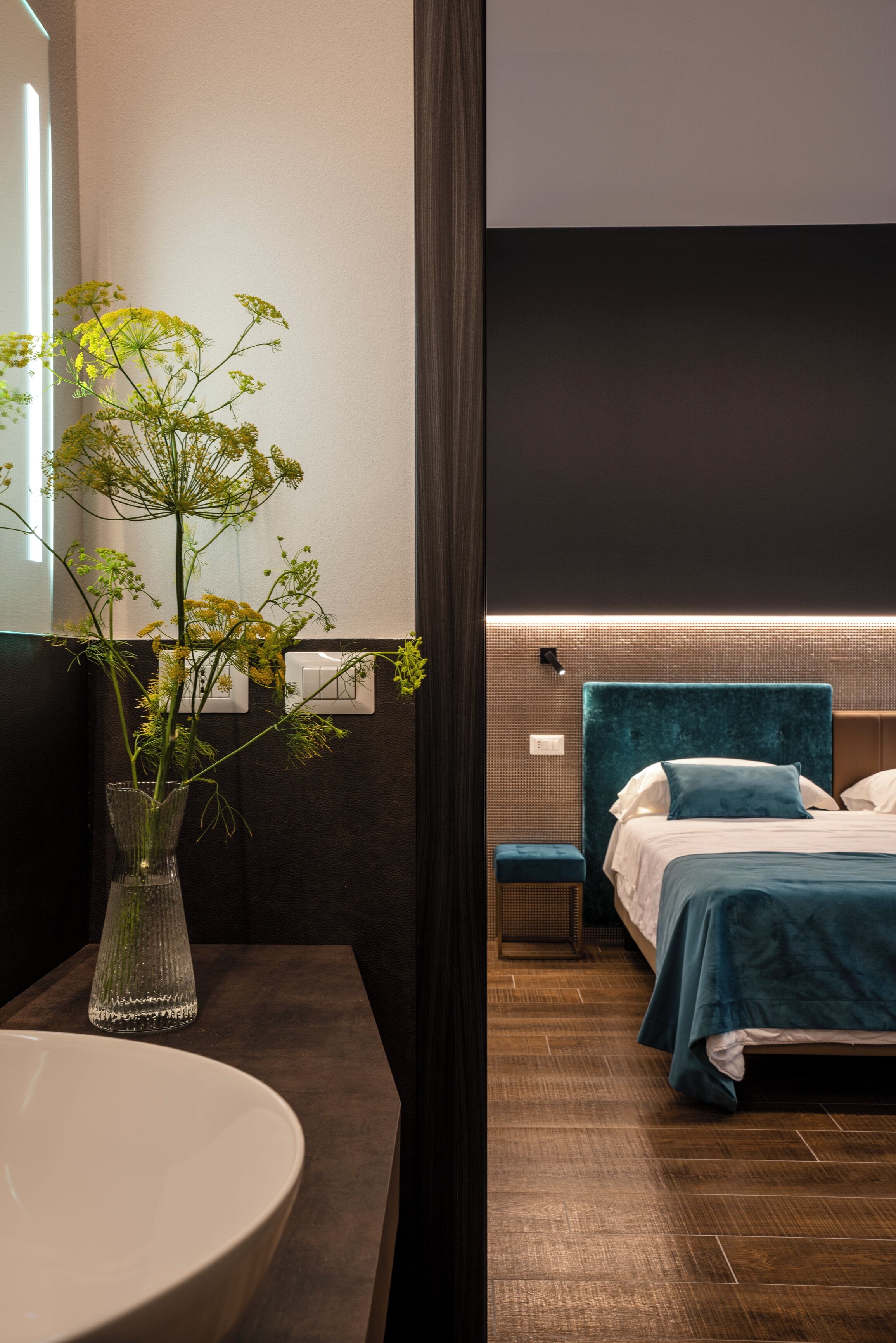 Shower, perlengkapan mandi gratis, pengering rambut, dan handuk