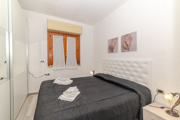 2 多间卧室、熨斗/熨衣板、床单