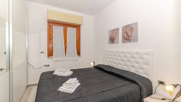 2 chambres, fer et planche Ă repasser, draps fournis