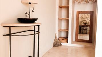 Deluxe Double Room, Mountain View | Free WiFi