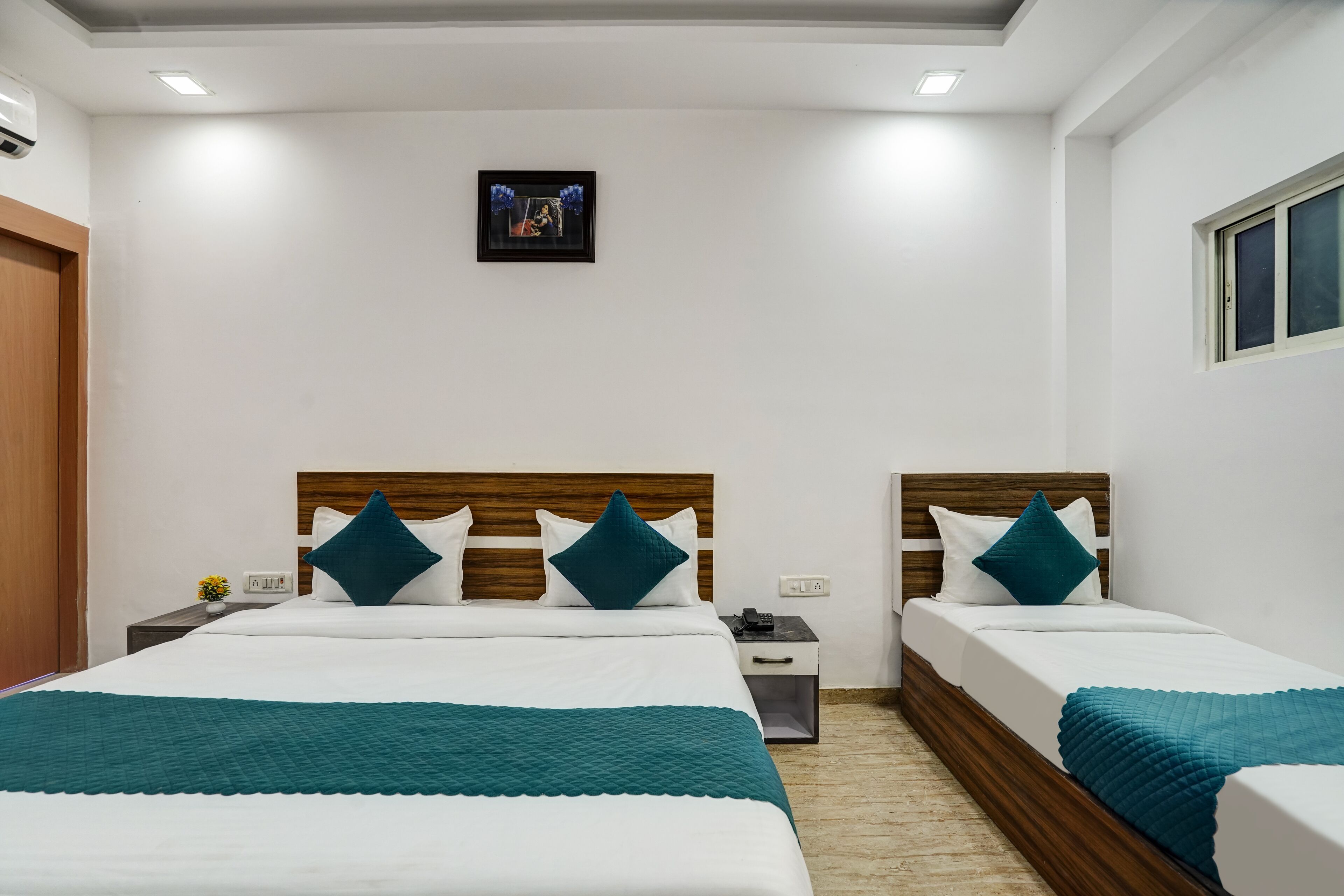 高級寢具、羽絨被、記憶床墊、客房內保險箱