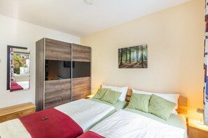 1 bedroom, iron/ironing board, WiFi, bed sheets - Apartment 'Holterhoff' with Private Terrace, Shared Garden and Wi-Fi (Olpe)