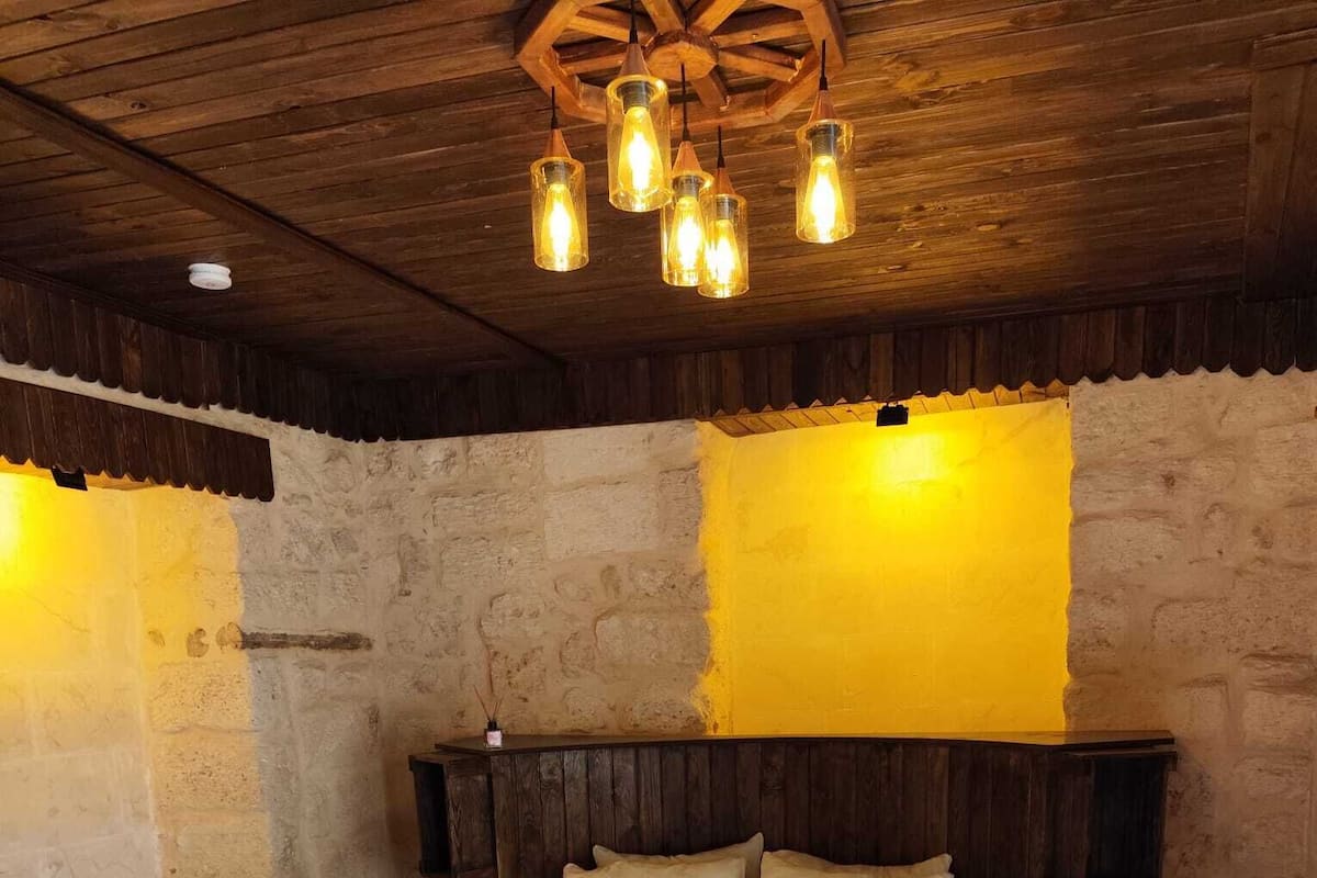 KRAL ABGAR | Desk, laptop workspace