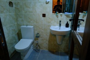 Shower, hair dryer, towels, soap - SUMATRA OTEL (Şanlıurfa)