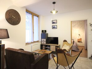 TV - Beautiful F3 with parking and pets allowed, near thermal baths (Mont-Dore)
