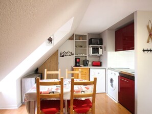 Dining - Central F1 bis apartment with WIFI, pets allowed (Mont-Dore)