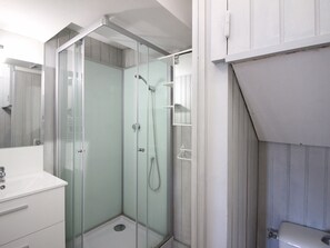 Bathroom - Central F1 bis apartment with WIFI, pets allowed (Mont-Dore)