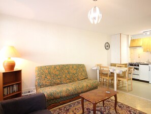 TV - Comfortable F2 bis with balcony, parking, up to 5 guests (Mont-Dore)
