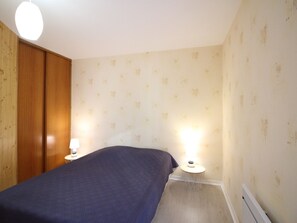 2 bedrooms - Comfortable F2 bis with balcony, parking, up to 5 guests (Mont-Dore)