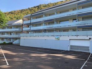 Exterior - Comfortable F3 apartment with terrace and parking in Mont-Dore, up to 5 guests (Mont-Dore)