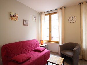 TV - F2 bis in Mont-Dore with parking near Spa (Mont-Dore)