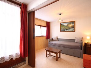 1 bedroom - F2 at the slopes with balcony and parking - 6 people (Mont-Dore)