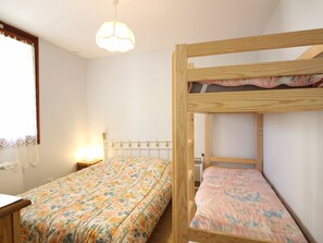 1 bedroom - F2 in Mont-Dore with parking and pets allowed (Mont-Dore)