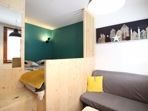 Free WiFi - Studio with private parking and WIFI near center (Mont-Dore)