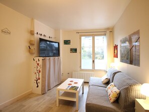 TV - Central Studio in La Bourboule with WIFI - Sleeps 3 (La Bourboule)