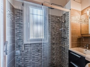 Bathroom - Charming apartment 4 pers, parking, Wi-Fi, close to ocean (Biscarrosse Plage)