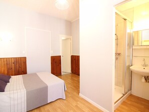 1 bedroom - F2 Apartment with terrace and garden, near Mont-Dore center (Mont-Dore)