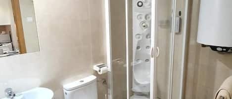 Departamento básico | Baño | Batas