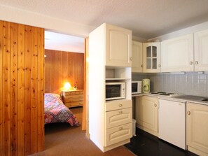 Interior - F2 Apartment at the slopes, 6 sleeps, Mont-Dore (Mont-Dore)