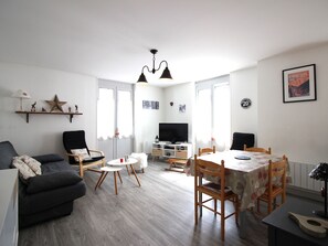 Interior - 2-Room Apartment City Center, Sleeps 6 (Mont-Dore)