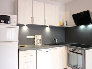 Fridge, microwave, oven, stovetop - 50m² Apartment, central, 4 pers., pets allowed, WiFi (Mont-Dore)